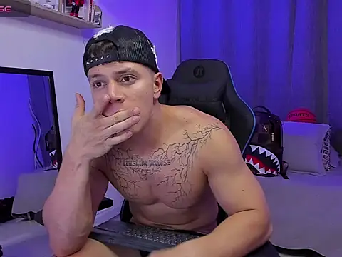 ASHTON_HILS 现场XXX聊天