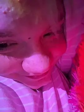Cutiepiespanks' Live XXX Chat