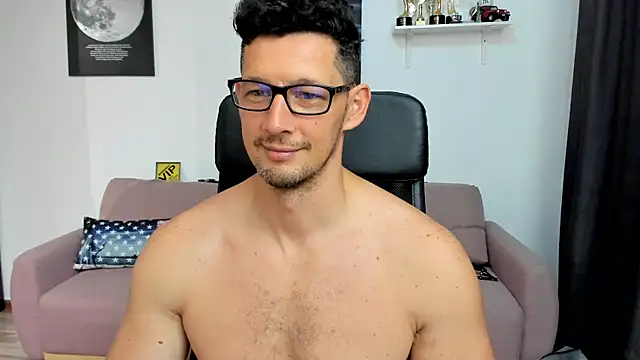 BrutusK08 Adlı Modelin Canlı XXX Sohbeti
