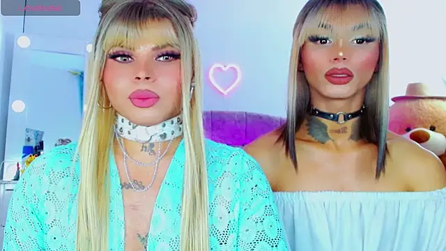AdanKinng élő XXX-chatje