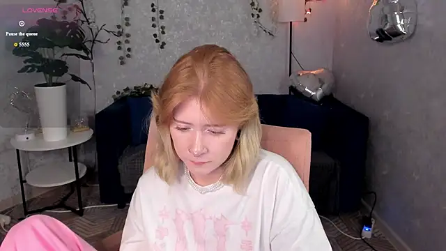 Elira_Vane's Live XXX Chat