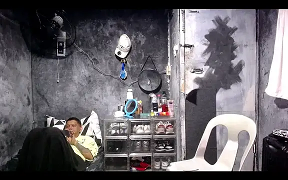 XXX chat uživo modela asianPinoy4you