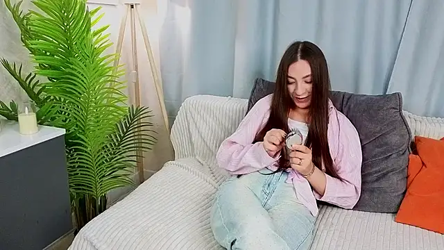 دردشة JinnyMenzella الجنسية المباشرة
