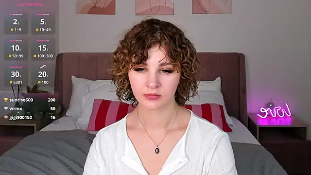 Kira__Fluffy's Live XXX Chat