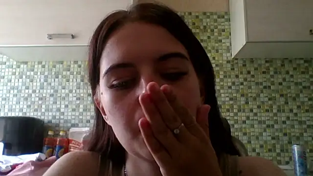 KikiAmino Adlı Modelin Canlı XXX Sohbeti