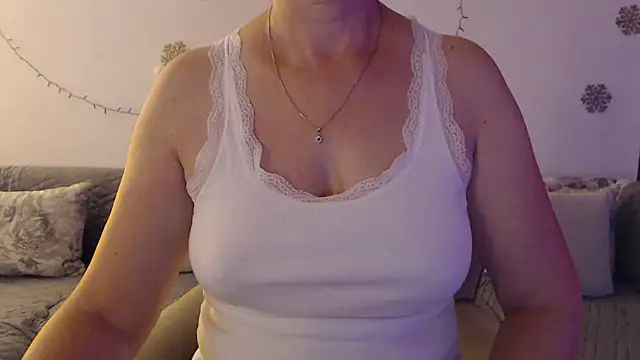 Chat +18 de YourfantasyGiuly ao vivo