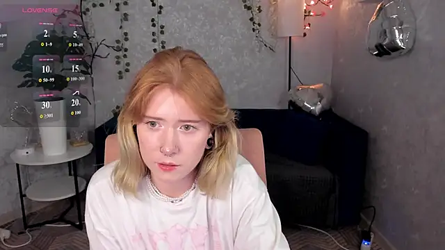 XXX chat uživo modela Elira_Vane
