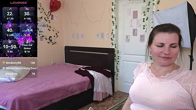 XXX chat uživo modela Mirabelle_Velvet