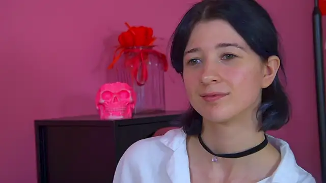 دردشة AnneAvelin الجنسية المباشرة