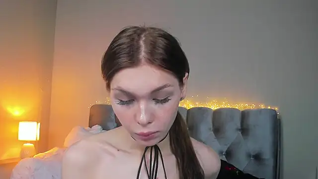 Chat +18 de Blondy_Fina ao vivo