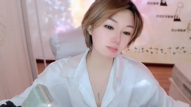 zhuzhu-66 Adlı Modelin Canlı XXX Sohbeti