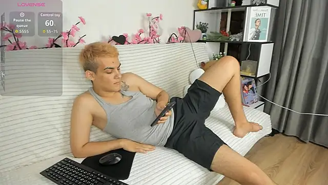 CinderMetric's Live XXX Chat