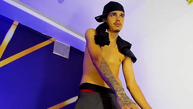 Chat XXX ao vivo de tayson_rigs