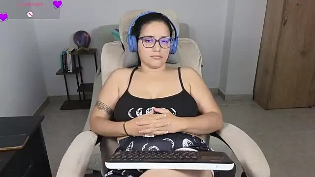 blue__moon_'s Live XXX Chat