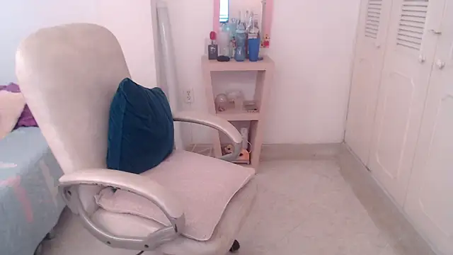 leonela_69 Adlı Modelin Canlı XXX Sohbeti