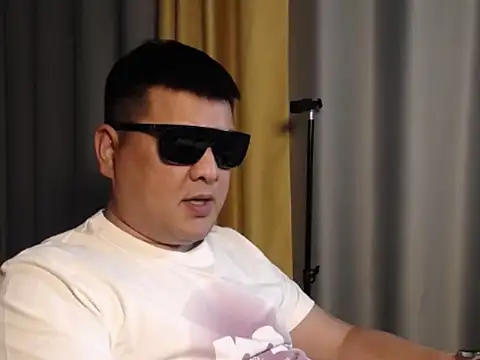 zhang1118 Live XXX-chat
