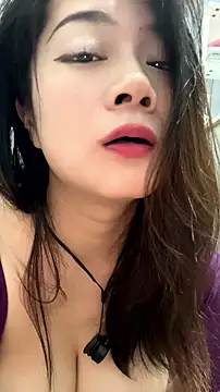 צ'אט XXX בשידור חי של mo-mo-69