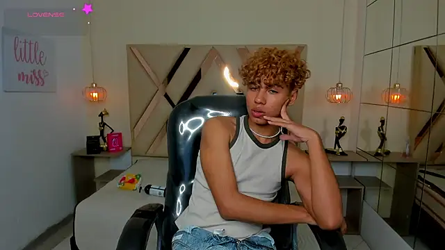Anyelo_Twink – Live XXX-chat