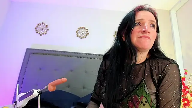 Chat +18 de CloeMature ao vivo