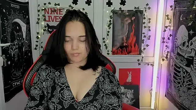 Chat XXX en directo de Caroline_cutte