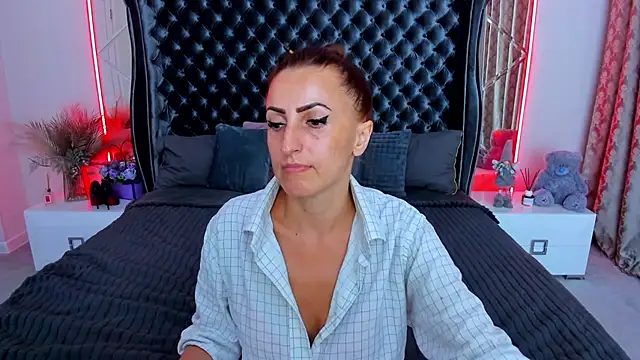 Chat +18 de Rebecca_Diamond ao vivo