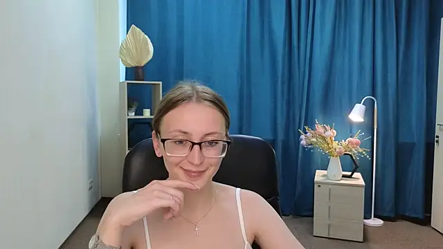 AlonaGolembeski's Live XXX Chat