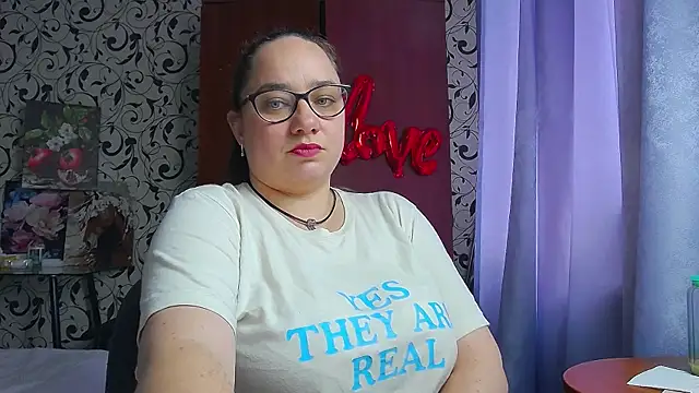 Ketrinsweetits Adlı Modelin Canlı XXX Sohbeti