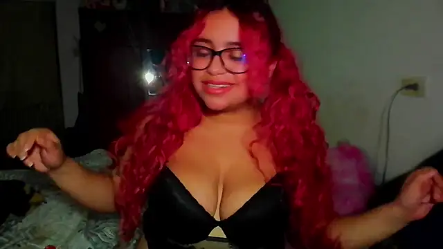 צ'אט XXX בשידור חי של EstefyFantasy