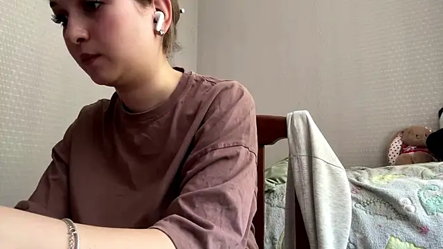 Chat +18 de CloudyFoxy ao vivo