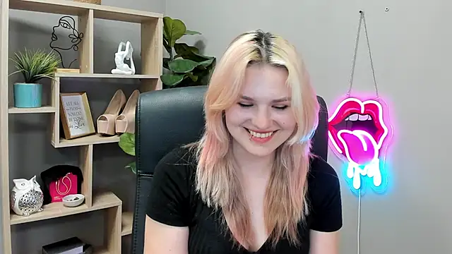 SweetLilyxo's Live XXX Chat