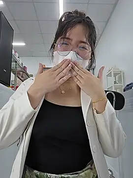 HinaLovely's Live XXX Chat