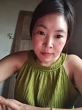 Chat +18 de Yiyoongg ao vivo