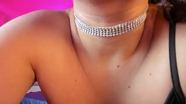 Chat +18 de ArielleWilde ao vivo