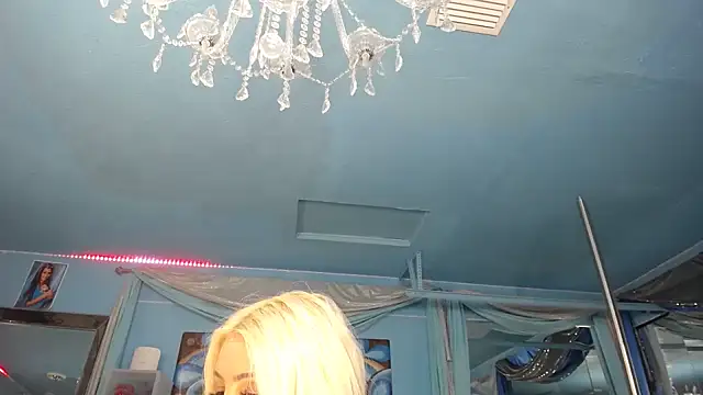 ADRIANNA_FOXn Live XXX chat