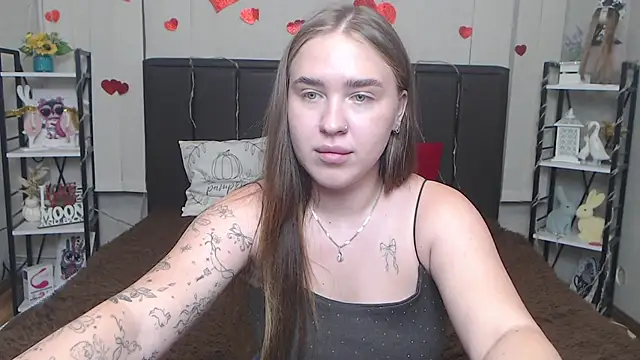 LauraHlot Adlı Modelin Canlı XXX Sohbeti