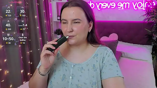 FeralPeach's Live XXX Chat