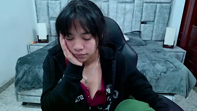 laureentt_'s Live XXX Chat