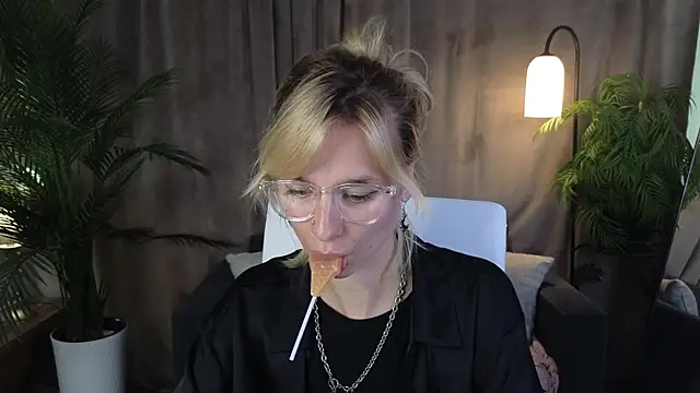NoraMoreau – Live XXX-chat