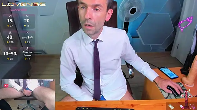 Онлайн чат XXX SteveTiger