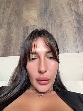 Chatroom XXX en direct de AleksandraRich