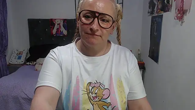 emperabigbootybigass Chat XXX live