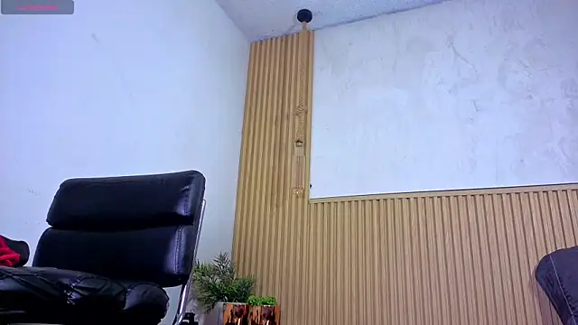 maxmuscle10 élő XXX-chatje