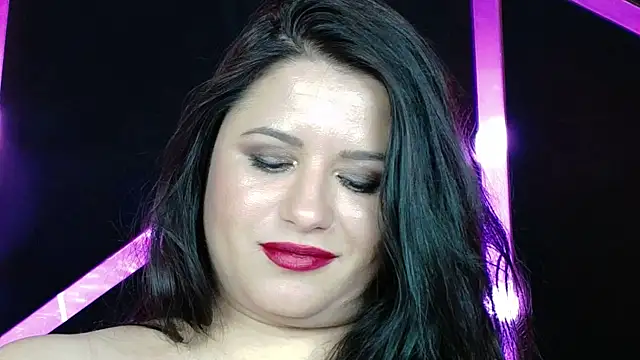 Chatroom XXX en direct de EssenaMonroe
