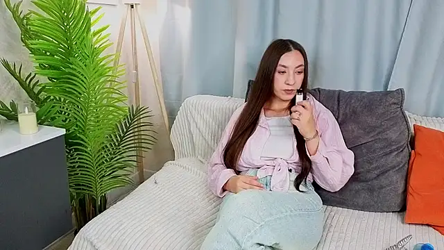 Chat XXX en directo de JinnyMenzella