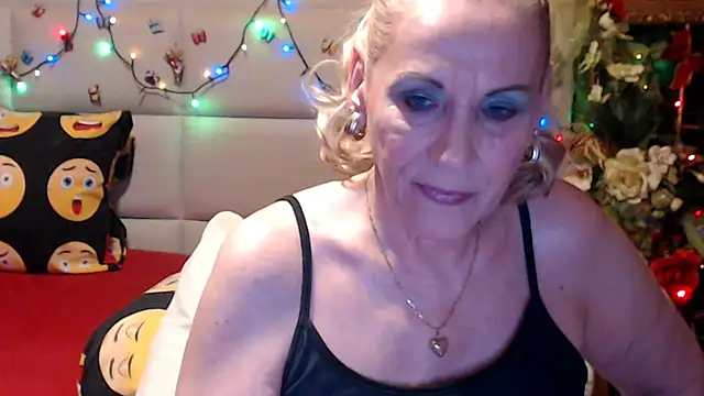 HappyWomanOn's Live XXX Chat