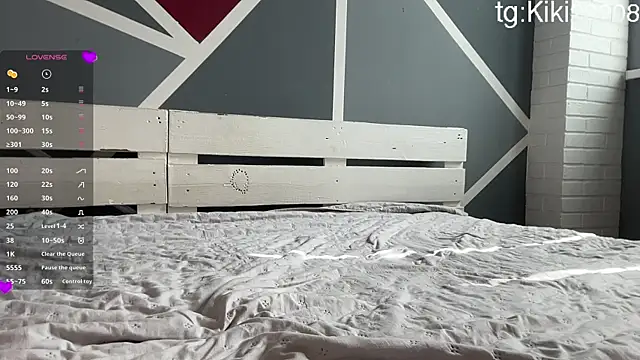 Kikiborny Adlı Modelin Canlı XXX Sohbeti