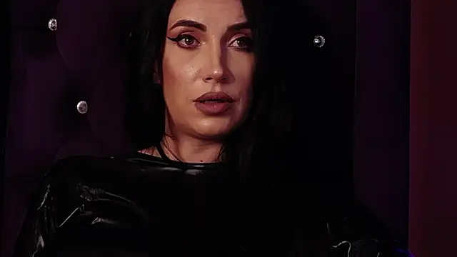 StephanyMillan's Live XXX Chat