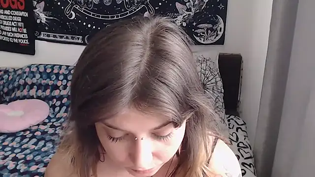 AlienforTwenty Adlı Modelin Canlı XXX Sohbeti
