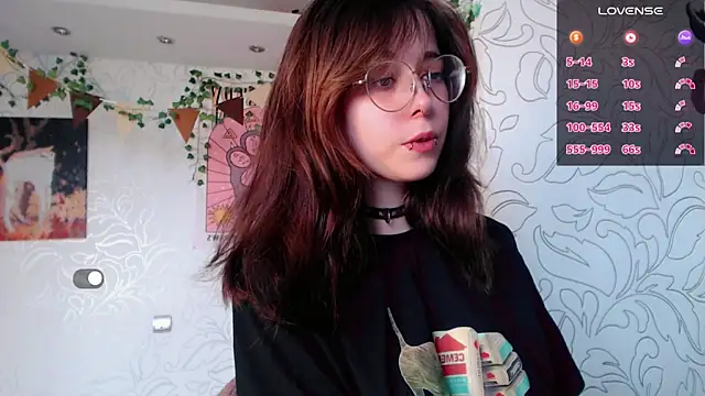 _miraclecattt_ XXX чат на живо