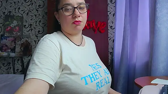 Chat +18 de Ketrinsweetits ao vivo